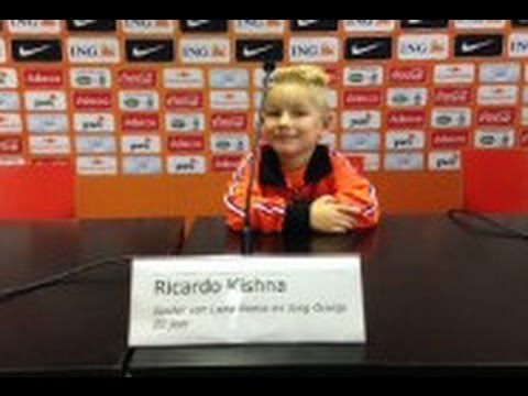 Kidspersconferentie Jong Oranje: 'Hoe laat ga je naar bed?'